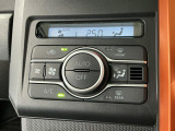 【オートエアコン】AUTOボタンを押してお好みの温度を設定!快適な室温でドライブをお楽しみいただけます♪
