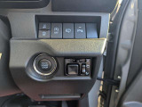 スイッチ類が使いやすく配置された操作周り。運転中でも直感的な操作が可能なレイアウトです。