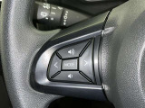 ステアリングスイッチ装備!運転しながら手元でオーディオの操作などができます。