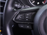 【ステアリングスイッチ】運転中、前方から目線をそらすことなく、オーディオ等の操作が可能な便利機能。安心&快適ドライブにはマストな装備。