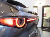 ここから眺めるCX-30の色気のあるプロポーションが、カッコイイ!!惚れ惚れしちゃいます(^&forall;^)v