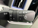 オートライト機能 車外の明るさに応じて自動的にヘッドランプなどを点灯・消灯。夕暮れ時やトンネルなどで役立ちます!!