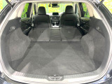 【パワーバックドア】スマートキーや運転席のボタンを押すだけでリアゲートが自動で開閉します!荷物を持っている時や、高い位置にあるバックドアを閉める際に便利な機能です♪
