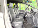 運転席シート廻りは使用感も少なく、良好な状態となっています。丁寧に使われていたことがよくわかりますね。