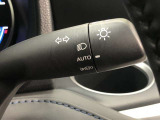 ライトスイッチです。「AUTO」にすると外の明るさに応じてスモールライト・ヘッドライトが自動でON・OFFします。夕暮れ時や屋内駐車場、トンネルなどに便利です。