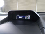 各種燃費情報など車両機能の作動状況から設定した記念日までさまざまな車両情報を表示するマルチファンクションディスプレーがナビ上に装備されています!!