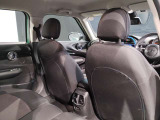 MINIの内装はとにかく『円』に拘ったデザインコンセプトが一目で伝わってきます。これほど円形に拘った車は他に御座いません。伝統のデザイン、トグルスイッチなど遊び心のある内装で御座います。