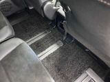 フロアマットもきれいな状態です。