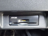 音声案内タイプETC2.0装備☆ビルトインタイプのETCですので、インテリアの邪魔をしません!ETCがあれば、キャッシュレスで料金所をノンストップで通過できます。