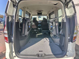 サードシートを左右格納すれば広々ラゲッジスペースが確保できますよ!