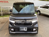 お客様に安全で快適なカーライフをお送りいただくために、中古車にも高いレベルの品質基準を設け、その基準に従って、全ての中古車について納車前整備を実施しています。
