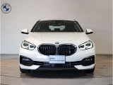 【キドニーグリル】BMWは約90年もの間、ほぼ全ての車両にひと目でBMWだと分かるこの特徴的なフロントグリルが備えられ、デザイン・アイコンとして親しまれてきました。