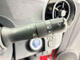 【オートライト】車外の明るさに応じて自動的にライトの点灯・消灯をしてくれます