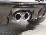 どっしりとしたバンパー下部のデザインはBMWの高級感を際立たせると共にスポーティーさを演出しております。