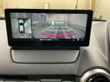 360&deg;ビューモニターでは前後左右4つのカメラ映像をさまざまな走行状況に応じて切り替えてセンターディスプレイに表示することで、駐車時や狭い道でのすれ違い時、見通しの悪い交差点進入時でも安心感を高めます