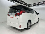沢山乗れるのがこの車の魅力!2台で移動しないと・・・なんて時もこの車なら1台で!大活躍です♪