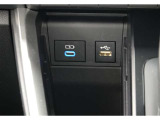 充電用USB端子(タイプC)・通信用USB端子(タイプA)