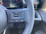 日産先進技術《プロパイロット搭載!》高速走行時などのロングドライブに一役買うのがクルーズコントロール機能です♪足をアクセルとブレーキから離しても、設定したスピードで自動で走ってくれます☆