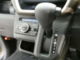 操作自体は通常のオートマチックと同様です 無段変速機といわれるCVTは変速のショックがなく、よりスムーズな運転が可能です
