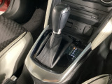 全てのトランスミッションのメリットを兼ね備えた理想的なAT、それがSKYACTIV-DRIVE(スカイアクティブドライブ)。「滑らかな変速」「ダイレクト感のあるシフトフィール」そして「低燃費」が特長です!