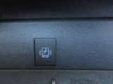 【置くだけ充電】ケーブルを差し込むこと無く、トレイに置くだけで充電できるワイヤレス充電