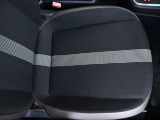 【運転席】座面や背もたれもきれいな状態で、丁寧に使用されていたことが感じられます。