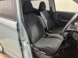 【運転席・助手席転席】運転席の足もともゆったりで長距離ドライブでも快適に★