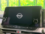 【メーカー純正ナビ】インテリアに溶け込むスタイリッシュな「専用設計」メーカーナビを装備♪視認性や操作性など基本性能にも優れ、より上質なカーライフをお楽しみいただけます。