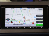 Bluetoothなど人気機能を装備したナビを装備!!