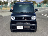 LEDヘッドライトは、本当に明るくて安全です。暗い夜道からお客様を守ってくれます。運転しやすいですし、自慢にもなるかも?黄色いハロゲンライトと見比べてください。