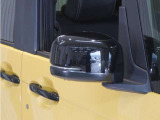 ◆ドアミラーウインカー◆ドアミラーにウインカーを装備しています。対向車に自身の進行方向を合図し安全に運転できます。