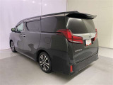 60項目5000部品が対象のトヨタディーラー保証だからこその安心。1年間走行距離無制限のロングラン保証付き!