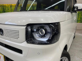 【LEDヘッドライト】悪天候や夜間走行時も良好な視界を確保し安心して運転できる高輝度LEDヘッドライトを装備!点灯速度が早く、消費電力も抑えられています。