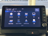CDやラジオ、テレビに加え、スマートフォン連携やSDカードなど多彩な音源に対応。画面上で使いたい項目を選びやすく、日々の移動を快適に楽しめます。