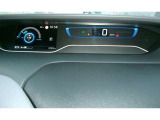 メーターに、様々な車両情報を表示してくれる、ディスプレイがついています。