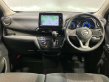 運転席からの視界が左右に広く隅々まではっきりと見えます!クルマの前端も把握しやすく安心です!