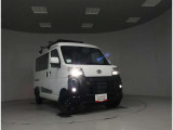 高輝度で点灯速度が速く、しかも消費電力の少ないLEDヘッドライトが装備されています!LEDの明るい光が走行中の視界の確保をサポートして、夜のドライブがより楽しく安全に運転できます♪