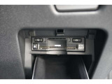 広がる運転支援サービスETC2.0搭載。全国の高速道路に設置されたITSスポットと双方向通信を図り、広域な道路交通情報や安全運転をサポートする情報を得て、音声やナビ画面上にタイムリーにお知らせします。