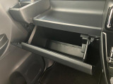 お客様にぴったりなおクルマをお選びいただけますように様々な展示車をご用意致しております!ダイハツの軽自動車だけではなく、他メーカー車やコンパクトカー・ミニバンなども数多く取り揃えております!