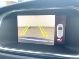 【パークアシスト・カメラ】駐車時に後方がリアルタイム映像で確認できます。大型商業施設や立体駐車場での駐車時や、夜間のバック時に大活躍!運転スキルに関わらず、今や必須となった装備のひとつです!
