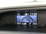 マルチインフォメーションディスプレイは、燃費に関する情報や、走行に関する各種の情報を表示します。また、スイッチ類の操作でシステムの設定などを変更することもできます。