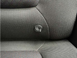 ◆ISOFIX◆シートベルトいらずでチャイルドシートと固定金具を連結するだけでガッチリ固定できます。