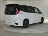 低燃費で環境にもやさしいハイブリッド車です。静粛性に優れた快適空間と静かな走りを実現しています。