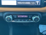 オートエアコンなので、風量の切り替えを自動調節し温度を保ってくれます☆運転席と助手席で温度変化出来ます。