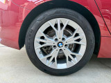 BMW純正アルミホイールです。納車時にはアルミホイールコーティングも承っております!是非ご検討下さいませ。