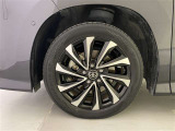 機敏さを引き立てる純正アルミ 205/55 R17 装着!