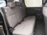 ゆとりある広々とした車内空間は、ドライブを始め買い物やレジャーなど、幅広く活躍します。1人でもみんなとでもお出かけを楽しみましょう!