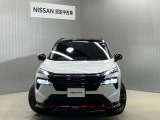 専用のフロントグリルやエンブレム、空力ファンクションを象徴するレッドアクセントなど、一目でそれとわかるNISMOならではの力強いプレゼンスを纏ったエクストレイルNISMO