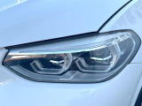 ●LEDヘッドライト:夜間走行時も良好な視界を確保し安心して運転できる高輝度LEDヘッドライトを装備!点灯速度が早く、消費電力も抑えられています。