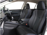 長時間の運転も疲れにくいフロントシート!体をしっかり支えてくれて運転がしやすい形状です!